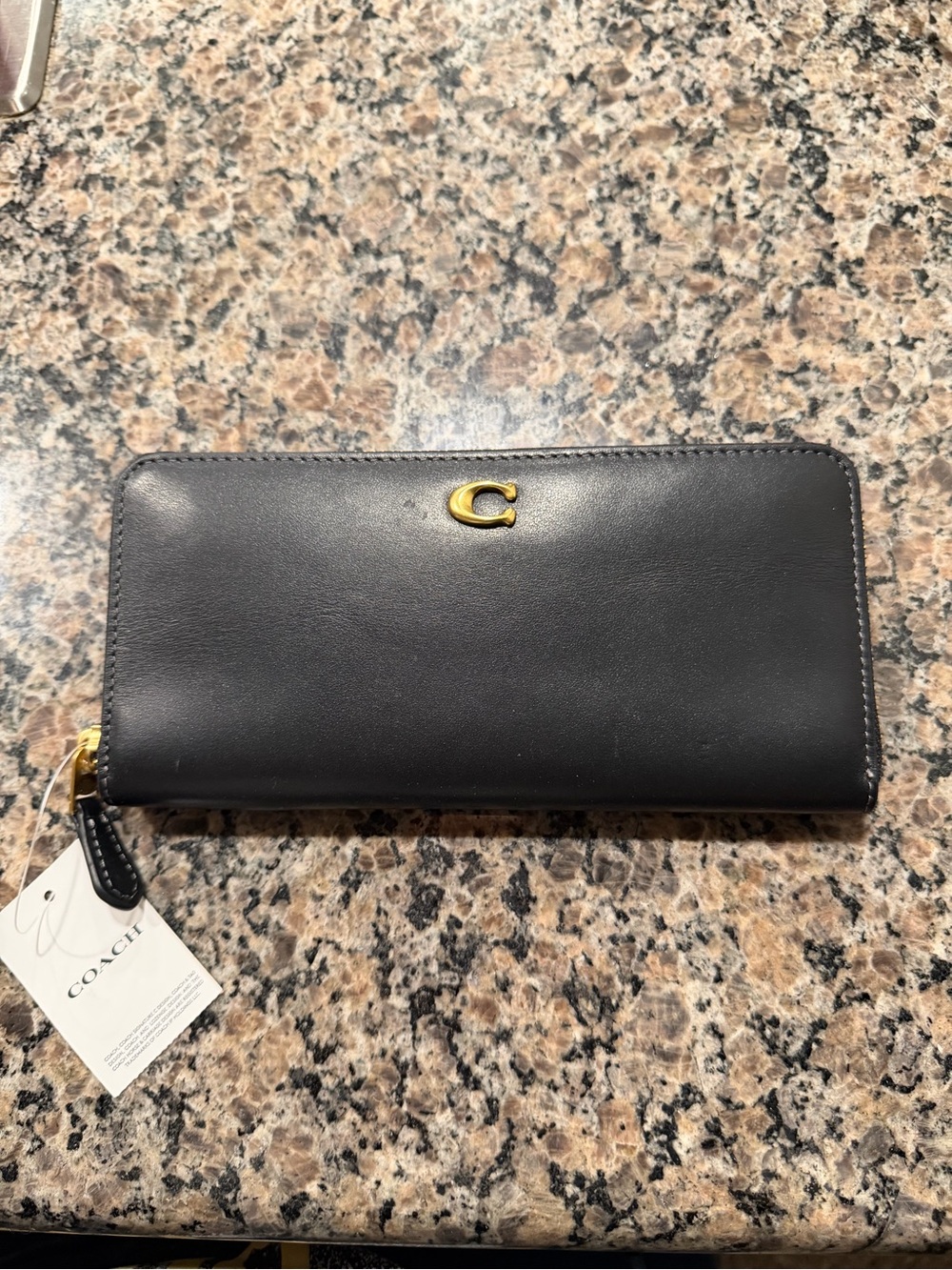 Coach Essential Slim Accordion Zip Walletp